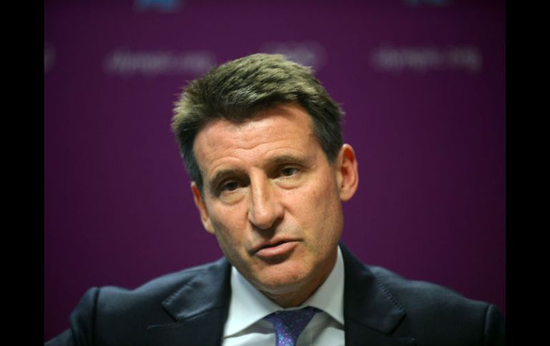Los desfiles suelen alargarse por la tardanza en el recorrido de los atletas, le manifestaron a Sebastian Coe (en imagen). AFP  /