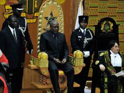 Mahama (c) se sitúa al frente de un país políticamente estable en una región turbulenta como es África occidental. REUTERS  /