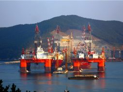 Petróleos Mexicanos colocó en el mercado internacional 158 mil barriles diarios por un total de dos mil 741 mdd. ARCHIVO  /