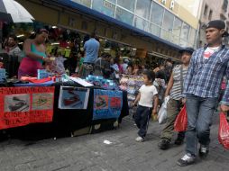 El Patronato considera que en donde más ha aumentado el ambulantaje es en el andador de la calle  Morelos. ARCHIVO  /
