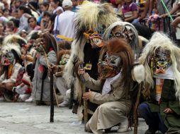 Habitantes del municipio de Tonalá, Jalisco representan la danza de los 'Tastoanes'. EFE  /