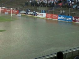 Luego de una demora de cerca de 40 minutos, el partido perteneciente a la Copa MX no se llevó a cabo. Imagen de @futdestufa. ESPECIAL  /