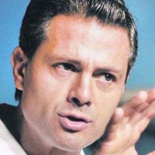 Clinton y Peña Nieto hablan de estrechar pacto de seguridad