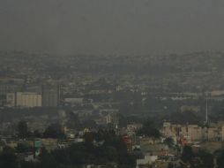La respuesta al cambio climático, debe darse a nivel de casa, barrio, ciudad y región. En la imagen contaminación en Miravalle.ARCHIVO  /