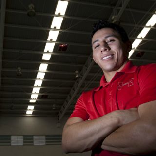 Nabor Castillo pasa la primera ronda