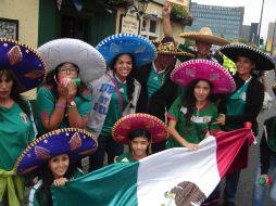 Aficionados apoyan a la Selección Mexicana de futbol en el encuentro ante Corea del Sur. EL UNIVERSAL  /