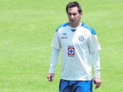 Recaída. Christian Giménez venía saliendo de una operación en la rodilla derecha que lo mantuvo alejado en la pretemporada. MEXSPORT  /