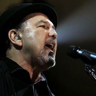 Rubén Blades anima a españoles en medio de crisis