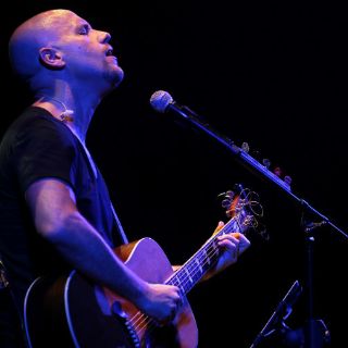 Celebra Gianmarco 20 años de cantarle al amor