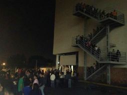 Alrededor de 800 personas fueron evacuadas de las salas de cine. ESPECIAL@magx88  /