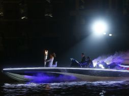 Beckham durante el recorrido por el río Támesis. REUTERS  /