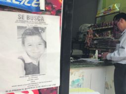 SOLIDARIDAD. Negocios aledaños a la zona donde Jesús Daniel fue sustraído colaboran para tratar de encontrarlo con carteles.  /