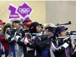 La tiradora polaca Sylvia Bogacka consiguió 399 unidades y se califico en primer lugar a la final.EFE  /