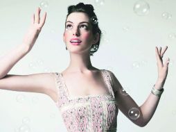 La actriz neoyorquina ha sido nomidada a un Oscar y un Globo de Oro por el papel de Kym Buchman en El casamiento de Raquel. ESPECIAL  /