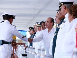 El presidente asistió ayer a la graduación de 119 cadetes de la Heroica Escuela Naval Militar.NTX  /