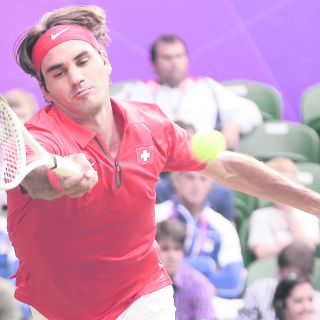 Roger Federer trabaja de más ante Alejandro Falla