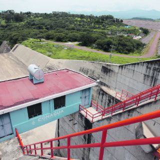 Jalisco exige a la Conagua que Yuriria desfogue hacia Chapala