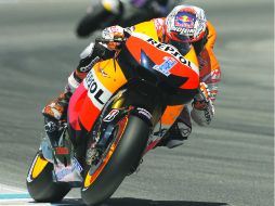 A toda velocidad. El australiano Casey Stoner sale de una curva en el trazado de Laguna Seca. AFP  /