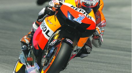 A toda velocidad. El australiano Casey Stoner sale de una curva en el trazado de Laguna Seca. AFP  /