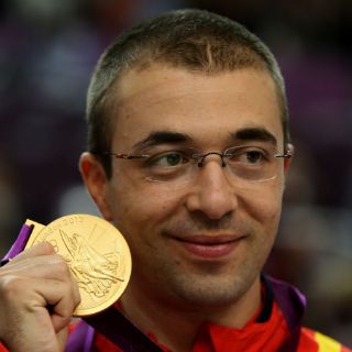 Rumania gana oro en tiro