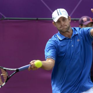 Roddick avanza y enfrentará a Djokovic