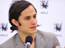 Gael García en su recepción del premio de Derechos Humanos 2011. ARCHIVO  /