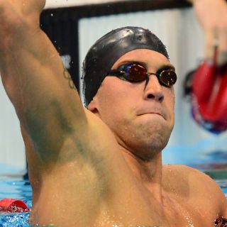 Estados Unidos domina de espaldas