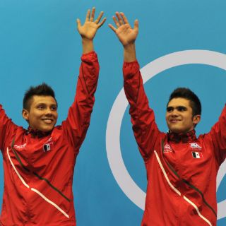 Peña Nieto se suma al festejo de medallistas