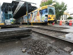 Alrededor de las 08:30 horas se había reparado el desperfecto, pero la lluvia provocó un retraso del mismo.  /