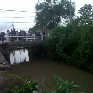 Localizan cadáver en canal de Tlaquepaque