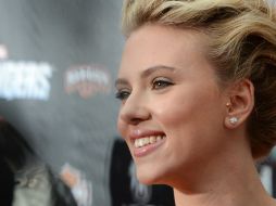 El sencillo con Scarlett ya está disponible en su versión digital. ARCHIVO  /