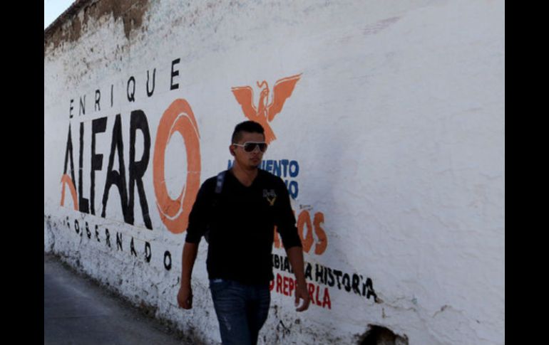 Para borrar las paredes con el logotipo del partido, dicen, será una labor ''titánica''. ARCHIVO  /