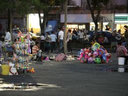Comerciantes denuncian reparto de plazas y corredores en el primer cuadro de la ciudad.  /