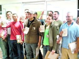 Tercera ronda.- Un grupo de 16 jaliscienses fue elegido para realizar trabajo temporal en Alberta, Canadá.  /