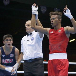 Álvarez elimina a Díaz en boxeo