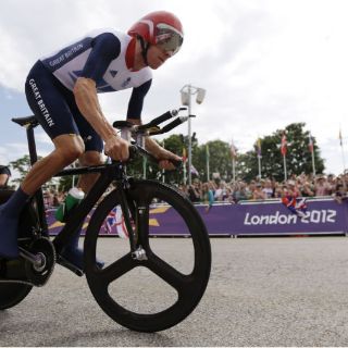 Bradley Wiggins logra oro en contrarreloj