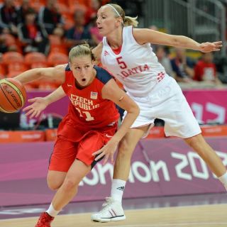 República Checa bate a Croacia en basquetbol femenil