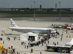 La evacuación del aeropuerto ha afectado a las salidas y entradas de aviones del aeropuerto. ARCHIVO  /