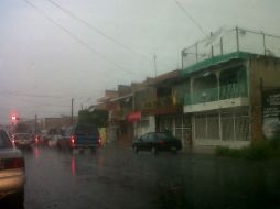En el cruce de las calle 54 desde su cruce la Avenida Revolución hasta la calle Puerto Melaque, se encharcó de manera severa.  /