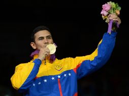 El joven venezolano superó holgadamente al noruego Bartosz Piasecki en una brillante final. XINHUA  /