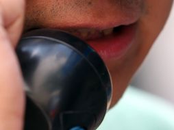 Autoridades recomiendan que al recibir una llamada solicitándole dinero, cuelgue el auricular y denuncie. ARCHIVO  /