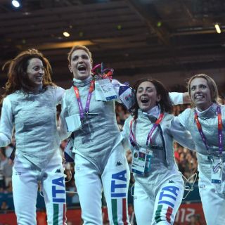 Italia arrasa en florete por equipos