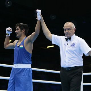 El indio Vijender triunfa sobre estadounidense Gausha en boxeo