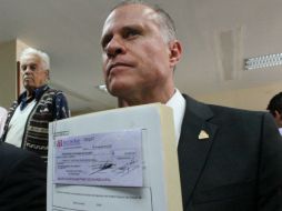 El cheque que llevó Óscar Benavides, es para poder pagarle a la Universidad Autónoma de Nayarit y elegir nuevo auditor.  /