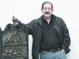 Más de cuatro décadas de trayectoria, exposiciones nacionales e internacionales avalan la Exposición Antológica de Luis Valsoto.  /