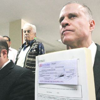 Presentan pruebas contra consultora