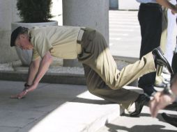 El soberano español se hizo un rozón en la nariz y la barbilla tras la caída. EFE  /
