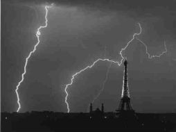 Fotografía de André Kertész, ''Tormenta sobre Paris''. ESPECIAL  /