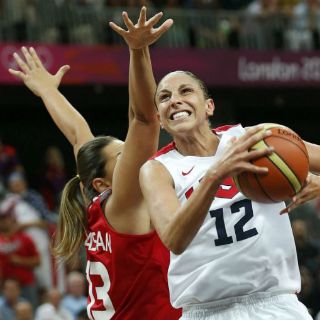 Preferidas del baloncesto avanzan a cuartos en Olimpiadas