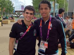 En la imagen, el medallista de plata en clavados Iván García (i) con Giovanni dos Santos . EL UNIVERSAL  /
